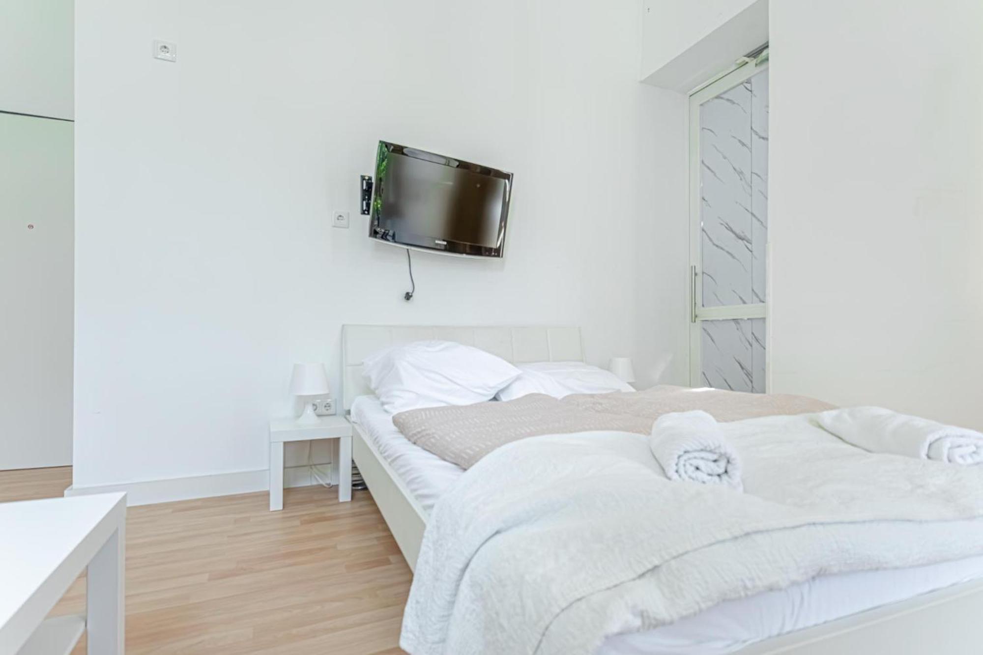 Loevly Shared 6Br With Garden Near Danube & Millenium City Vienna Esterno foto