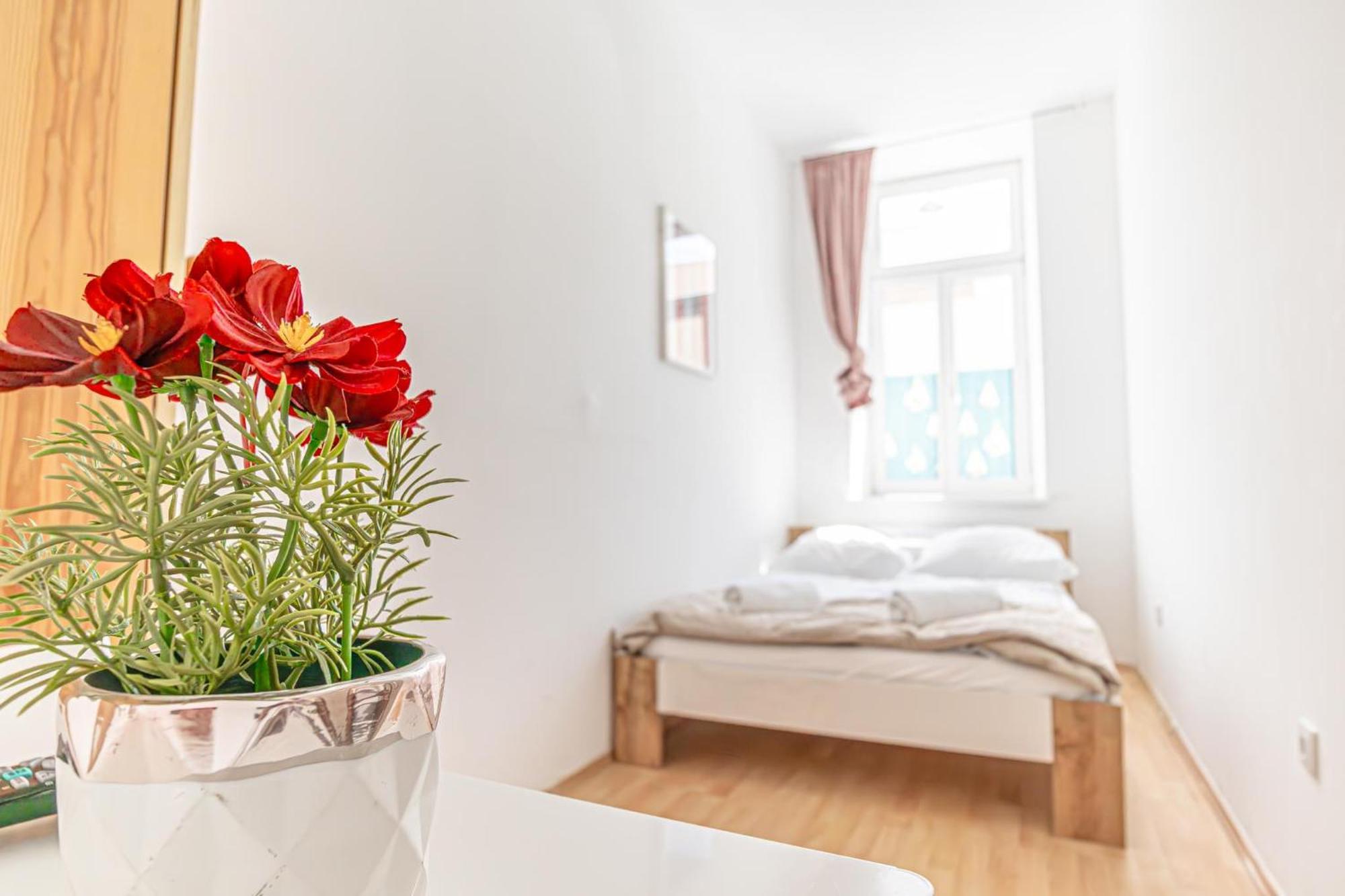 Loevly Shared 6Br With Garden Near Danube & Millenium City Vienna Esterno foto